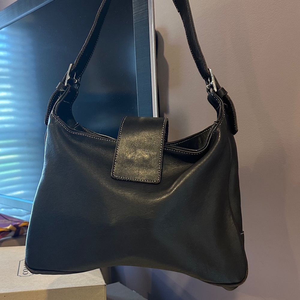 Elegant Black Leather Shoulder Bag